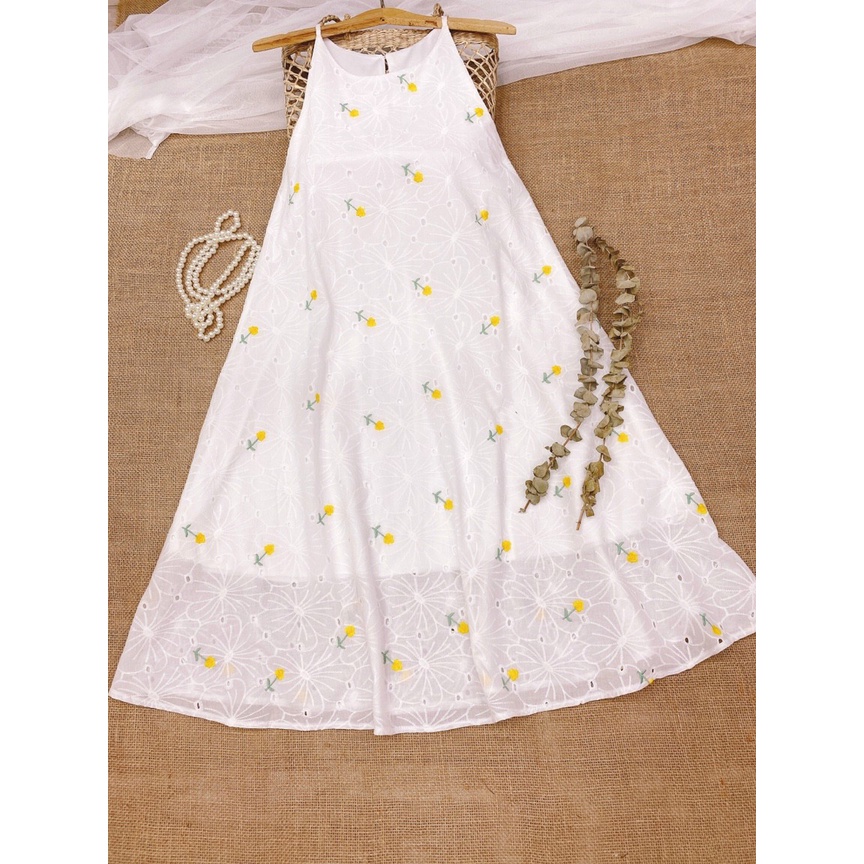 Đầm yếm dáng suông form rộng, Váy yếm 2 dây màu trắng Cao Cấp kate thêu hoa nhí, sát nách cổ tròn - MiNhi