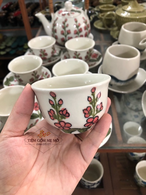 Bộ ấm trà vẽ hoạ tiết đào đỏ phong cách vintage