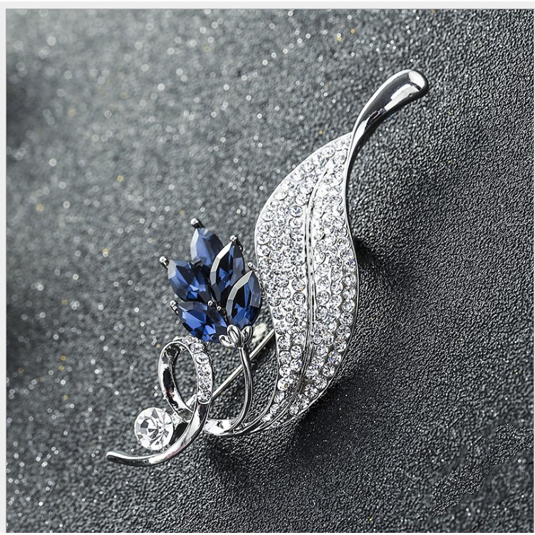 Cài áo thời trang đính đá sang trọng GC39