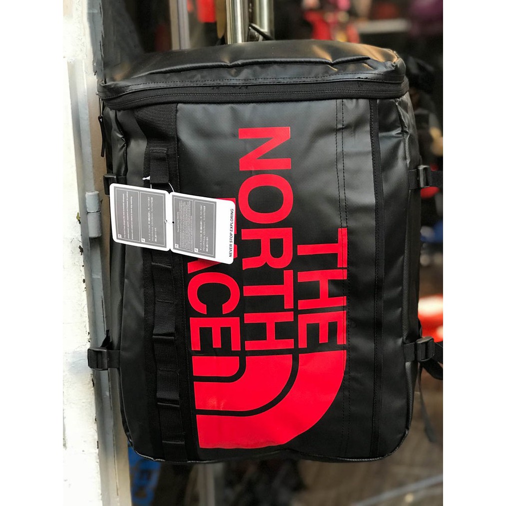 Balo Laptop The North Face Fuse Box - Màu Đen chữ đỏ