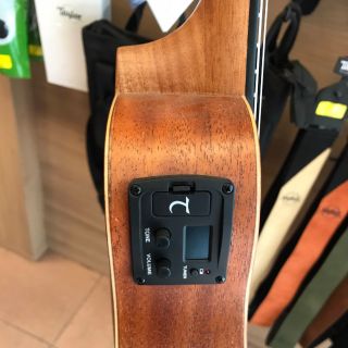 Đàn Ukulele Tanglewood TWT1CE