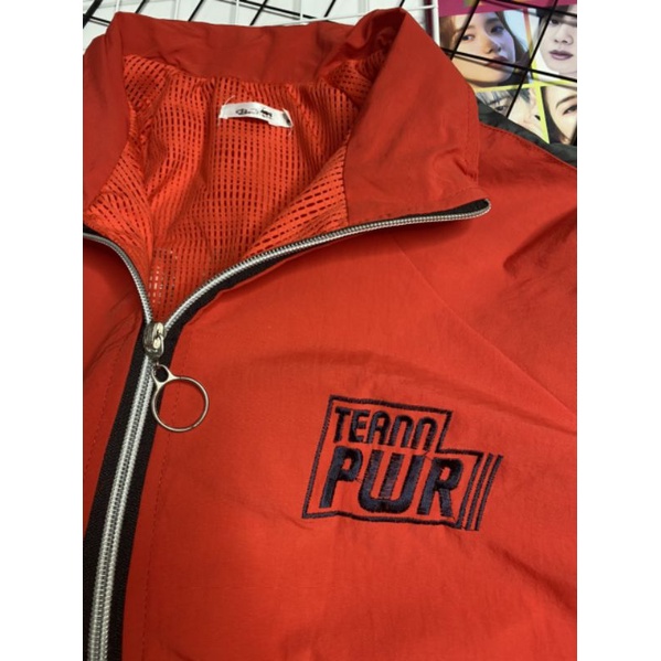 Áo gió thu đông form thể thao trẻ trung năng động.