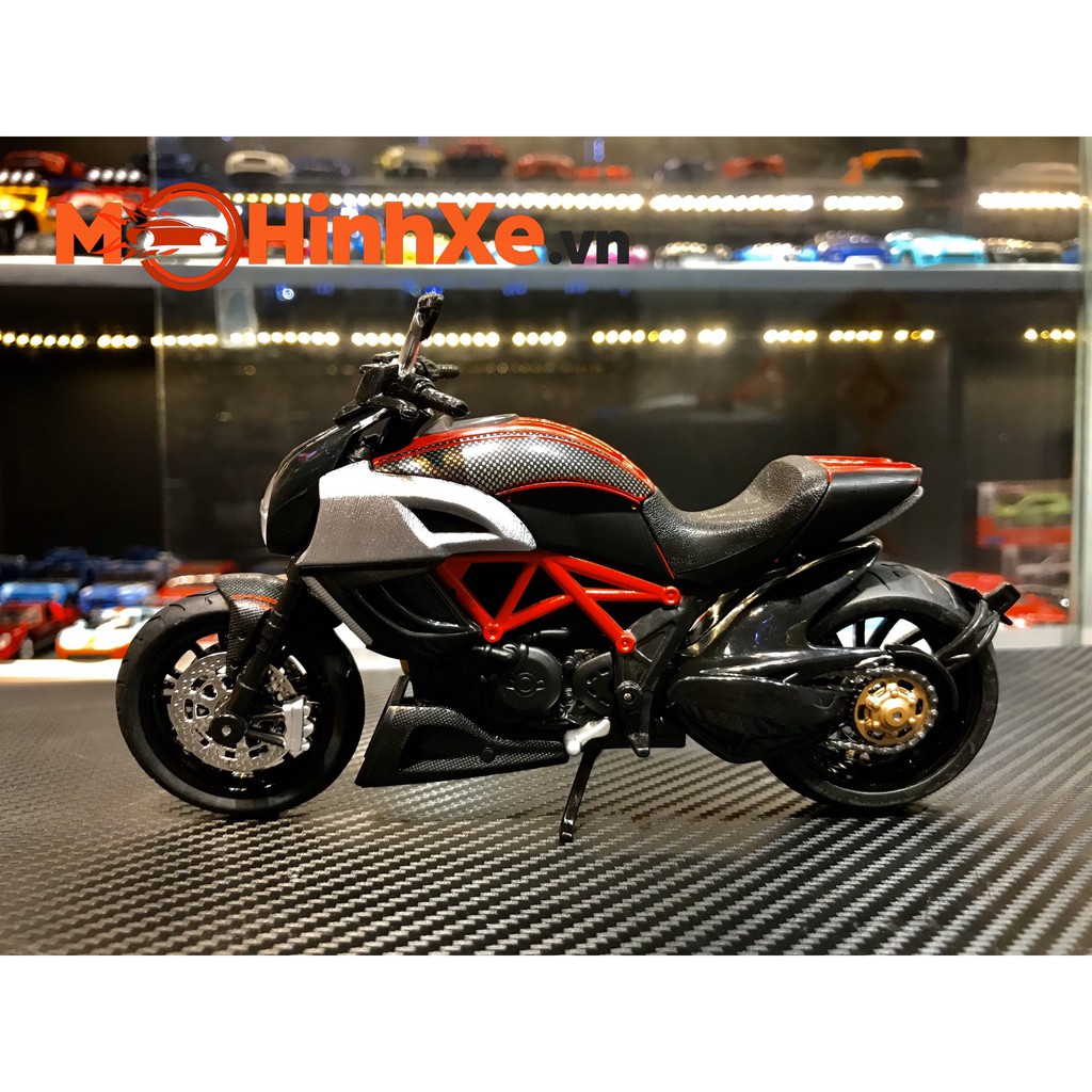 MÔ HÌNH XE DUCATI DIAVEL CARBON 1:12 HÃNG KHÁC