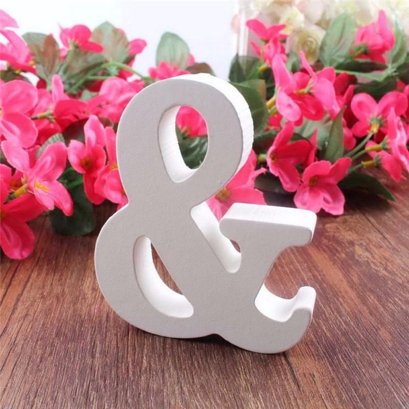 3 chữ Mr &amp; Mrs dùng trang trí bằng gỗ