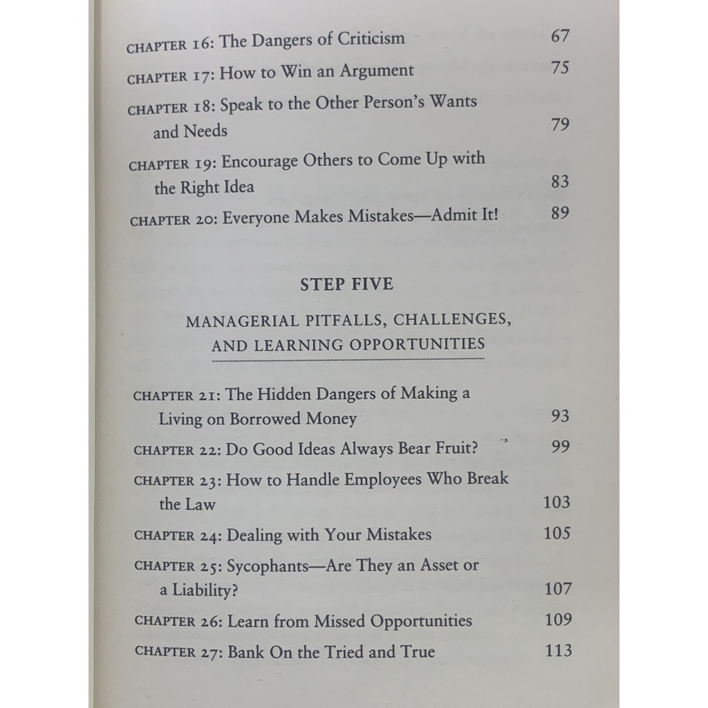 Sách Ngoại Văn - Warren Buffett Management Secrets
