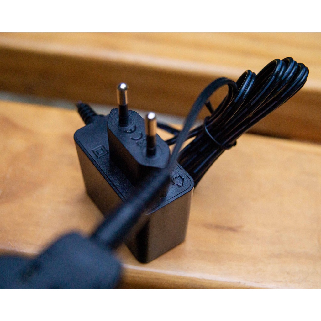 Sạc pin Lithium-Ion S12V Total TCLI12071