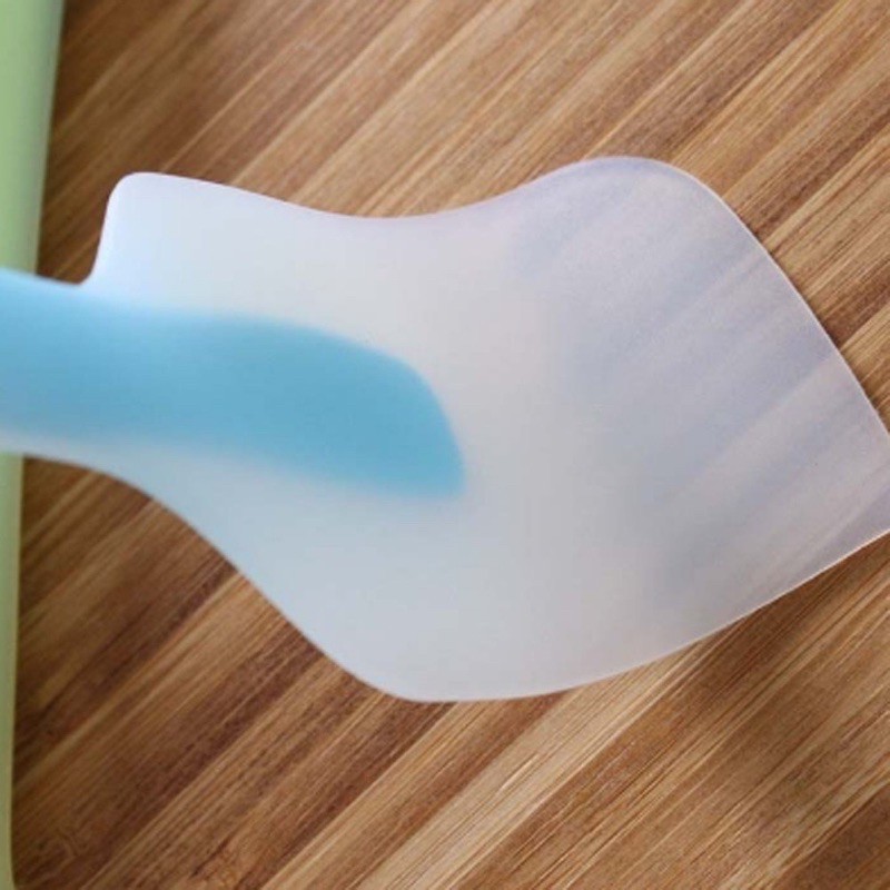 Dụng cụ làm bánh: Spatula phới trộn bột, phới dẹt silicon , muôi lật thức ăn