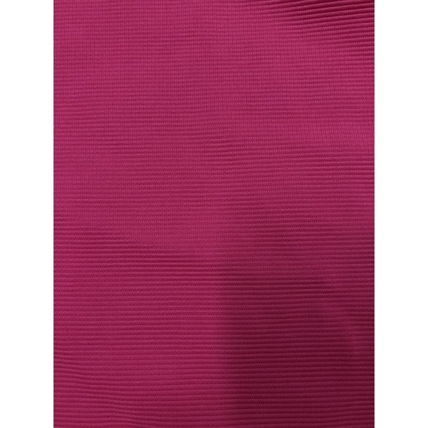 Pass váy Zara hở vai