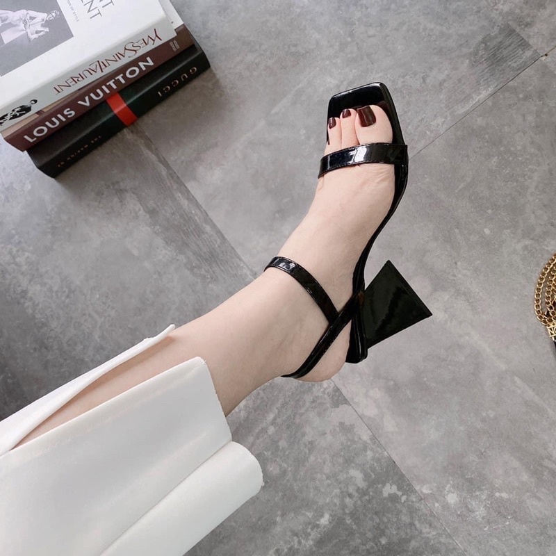 Sandan gót tam giác 9 phân quai mảnh,có bigsize 35-43