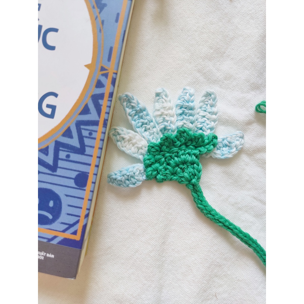 Kẹp đánh dấu trang sách bookmark hình hoa cúc handmade từ vải len dễ thương