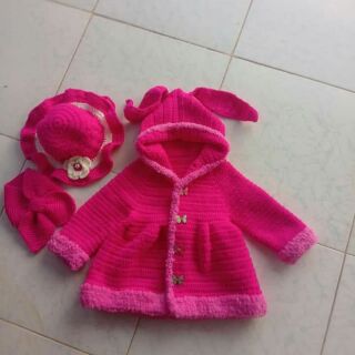 Sét áo khoác len cho bé, gồm áo khoác mũ và khăn choàng cổ cho bé.. làm từ len Ella mềm mại và ấm áp.. lên dáng đẹp ....
