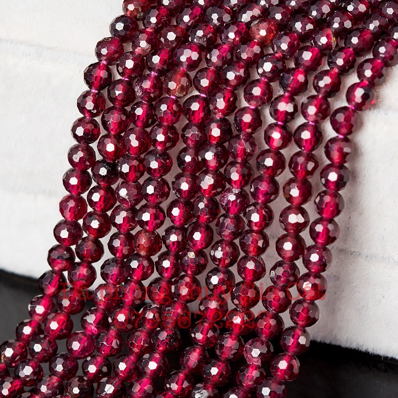 Vòng tay đá garnet cắt giác vip 5A có kiểm định siêu đẹp