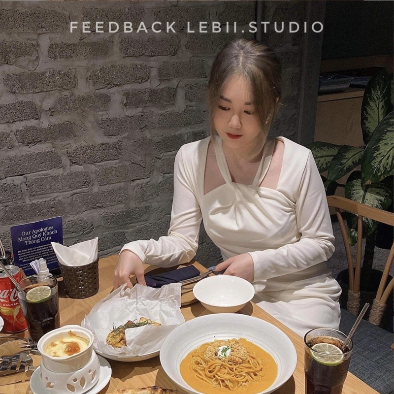 [ORDER] VÁY DÀI ĐEN/TRẮNG CỔ YẾM ( Ảnh feedback phía sau ) | BigBuy360 - bigbuy360.vn