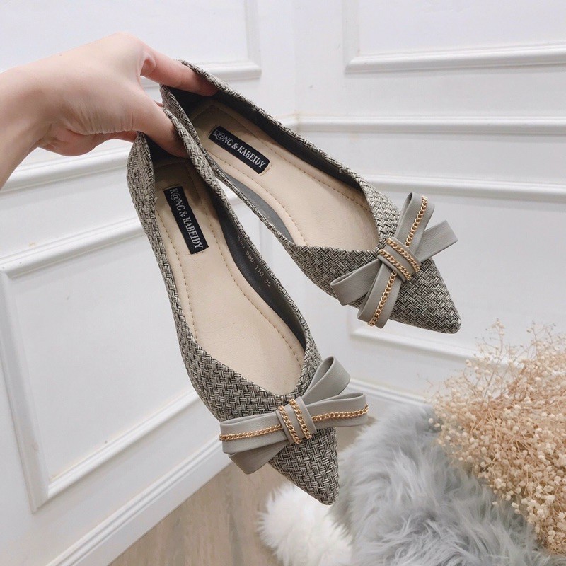 Giày bệt nữ mũi nhọn gắn nơ xích siêu xinh | BigBuy360 - bigbuy360.vn