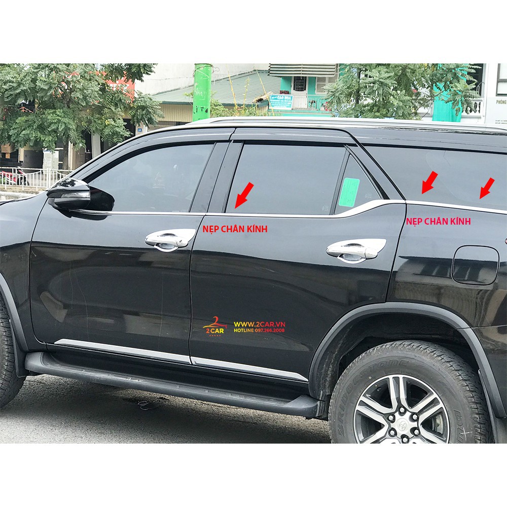 Nẹp viền chân kính + viền cong kính Toyota Fortuner 2016-2021 Inox