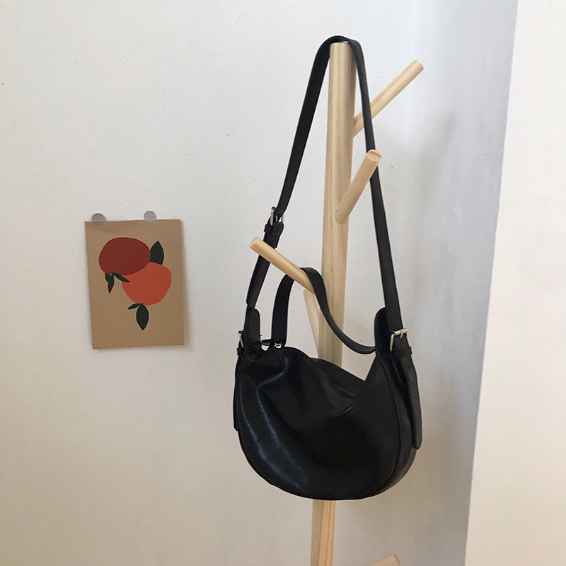 Túi đeo chéo mềm mại chất lượng cao màu tối dễ phối đồ thời trang thu đông cho nữ