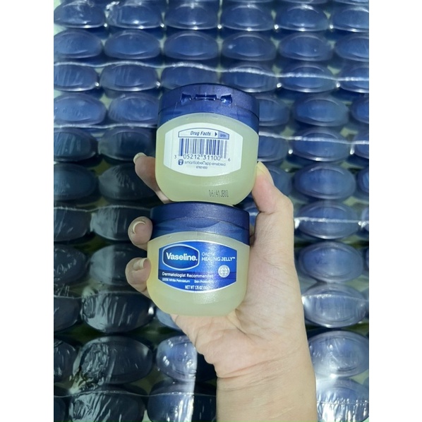 Sáp Dưỡng Ẩm Đa Năng Vaseline Pure Petroleum Jelly