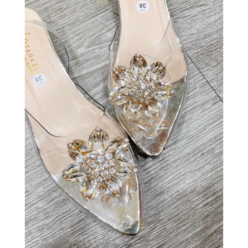 GIÀY BÚP BÊ TRONG PHỐI KHOÁ