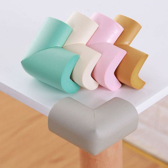 Xốp bọc cạnh bàn vuông gốc