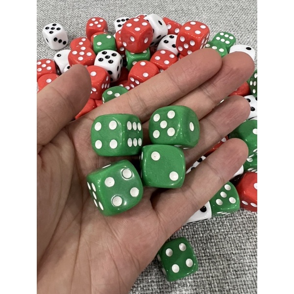 Xúc xắc siêu to đẹp để chơi các loại games 16mm cạnh tròn màu đục siêu đẹp