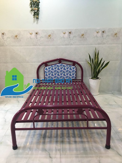 Giường sắt màu kem 1 người nằm. | BigBuy360 - bigbuy360.vn