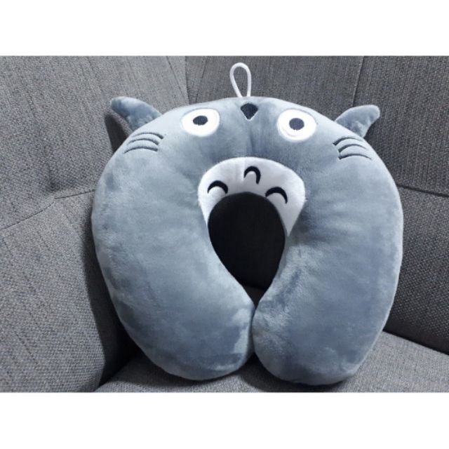 Gối cổ hình totoro