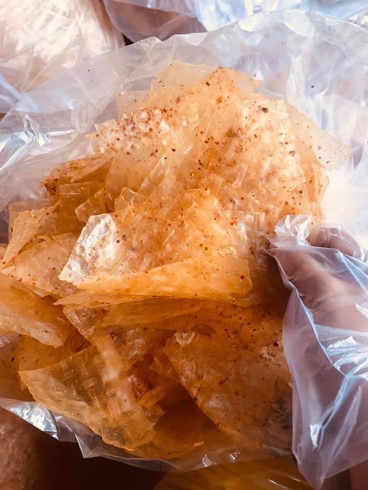 Bánh tráng muối tỏi xike