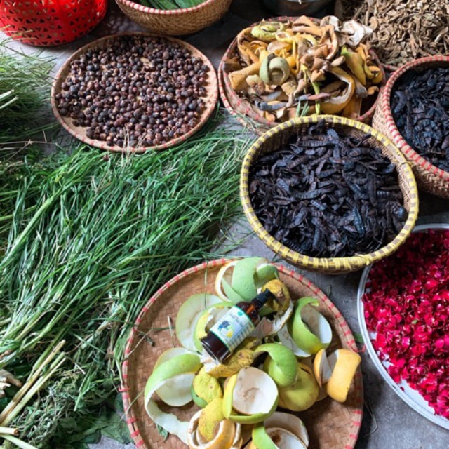dầu gội thảo dược