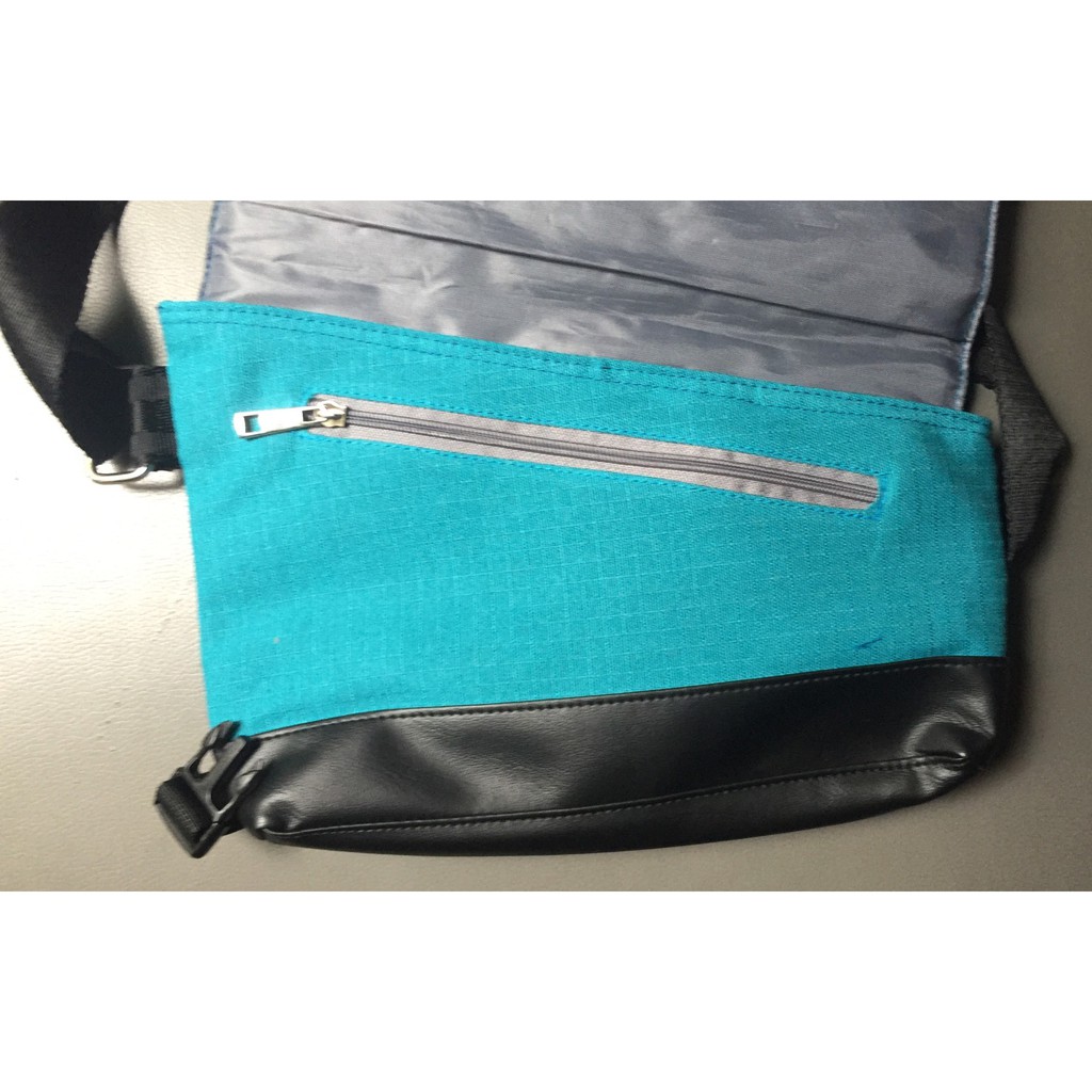 Túi đeo chéo thời trang Sony ExtraBass màu xanh