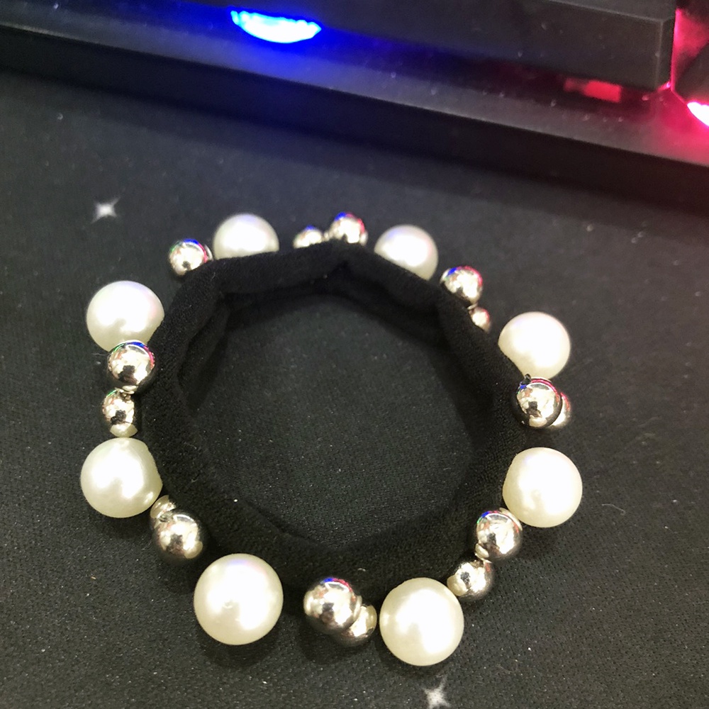 Cột tóc đính hạt xinh xắn MNEW