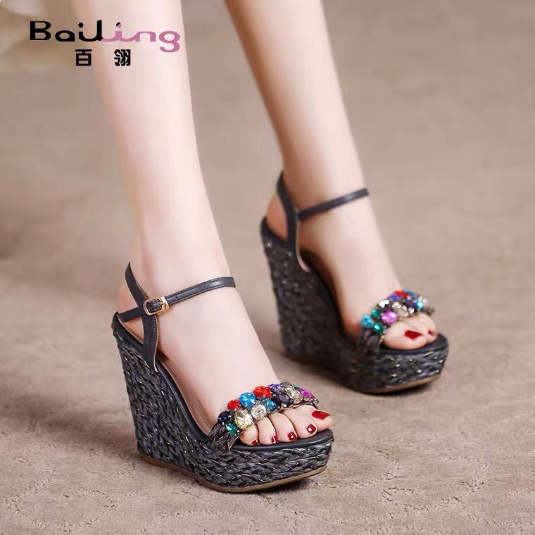 Dép Quai Hậu Nữ Đế Xuồng Size 31 32 Cho Các Nàng Chân Nhỏ