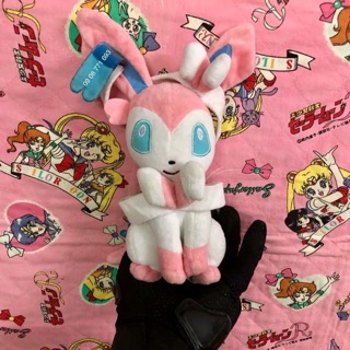 Thú bông Sylveon 18cm ko đo tai