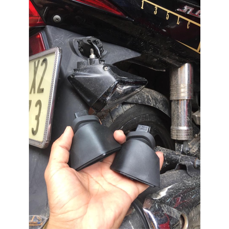 Cao su đèn xi nhan xe nouvo 4