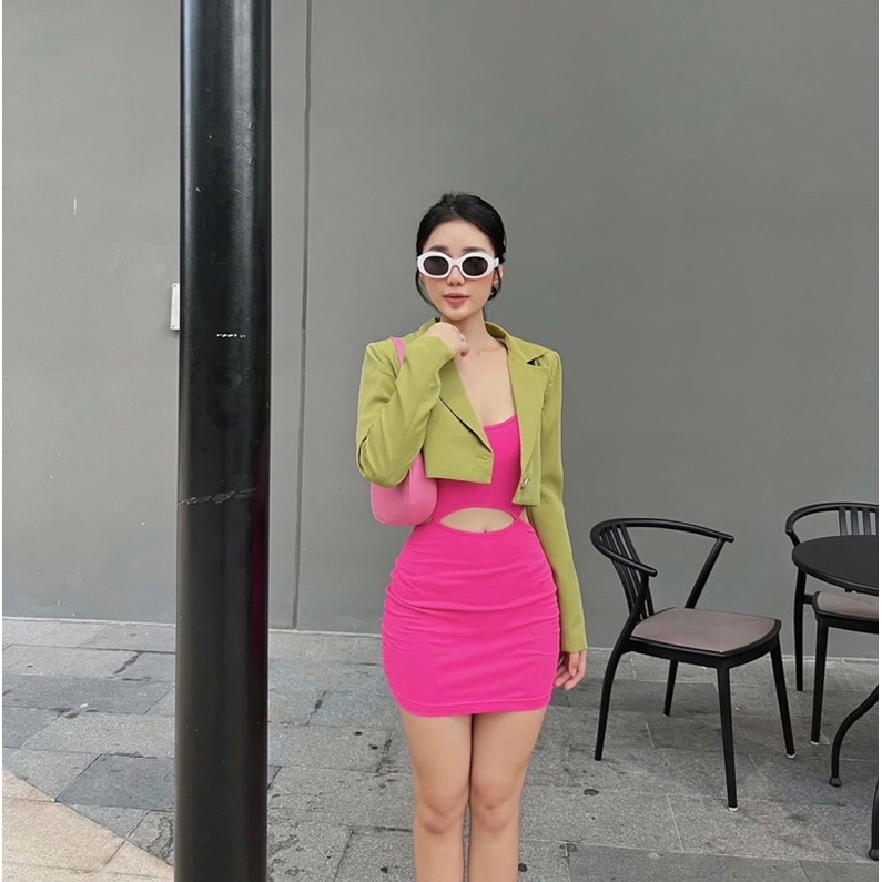 Áo vest lửng và Đầm body hở eo