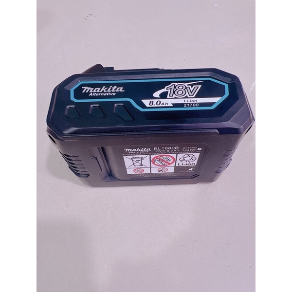 Pin đóng mới makita 18v 8A .có leb báo pin .Cell 21700 pin đóng nhận sạc zin