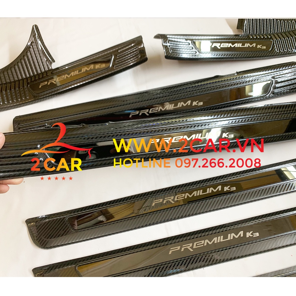 Ốp bậc cửa, nẹp bước chân CARBON xe KIA K3 2021- 2022- 2023 vân CACBON cao cấp