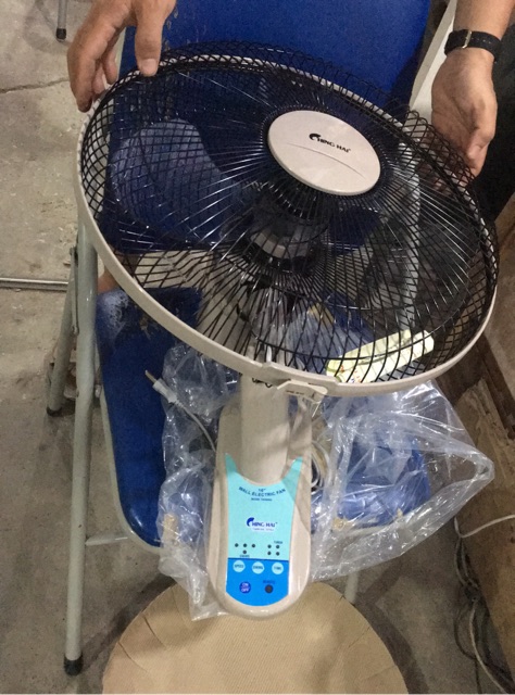 Quạt treo tường điều khiển Chinghai