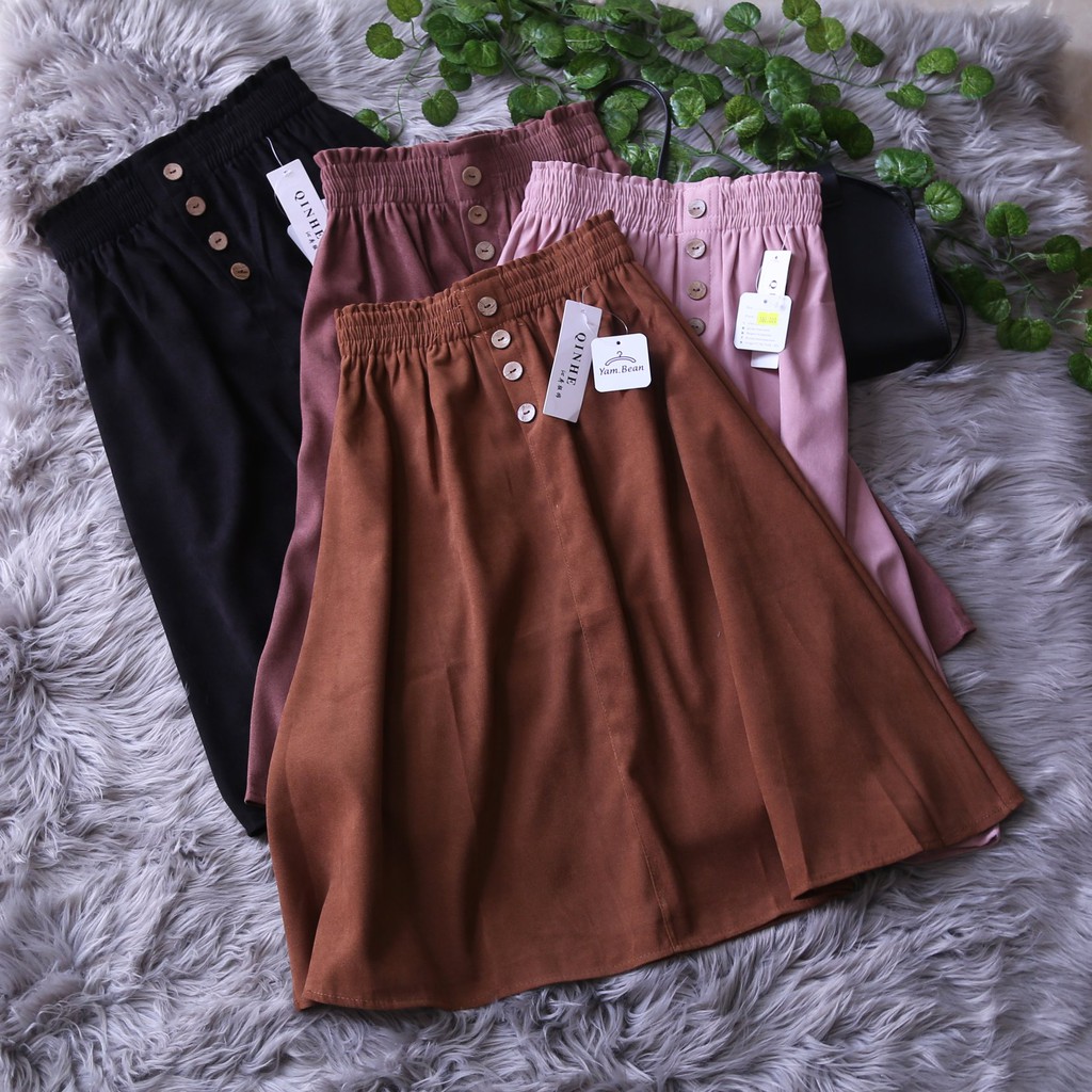 CHÂN VÁY MIDI CẠP 4 CÚC GỖ