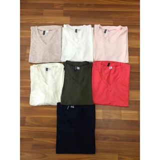 Áo thun Divided HM basic cổ tim (Made in Cambo)