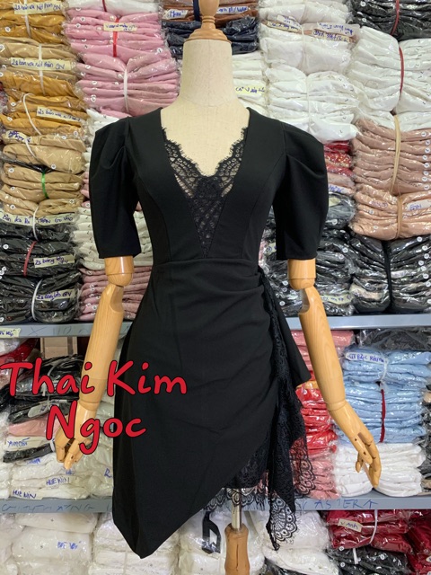 Váy tay bồng lệch tà phối ren