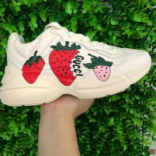 siôu phẩm gucci dâu tây