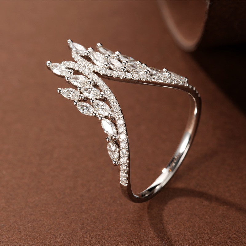 Nhẫn hình chữ V đính kim cương giả thời trang sang trọng cho nữ Pt950