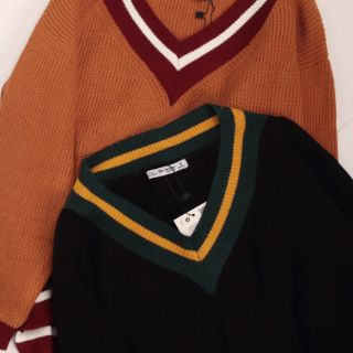 Áo len Bershka cổ tim