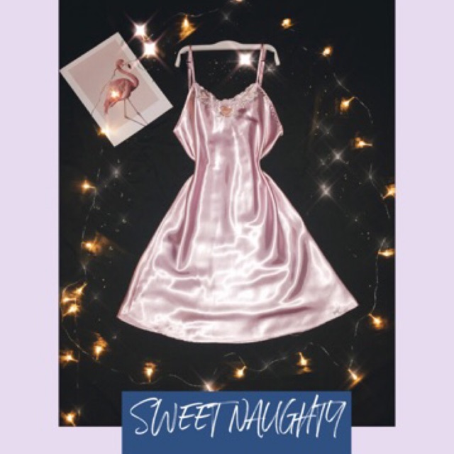 Váy ngủ hồng hoa thêu