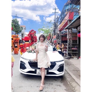 Váy tafta khoet cổ