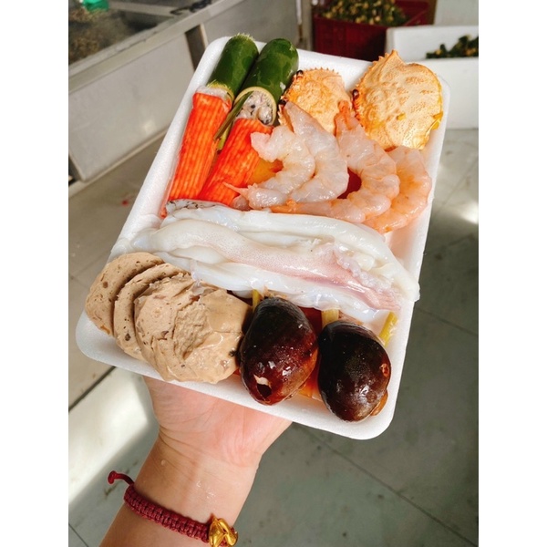 Set lẩu hải sản kèm nước cốt lẩu
