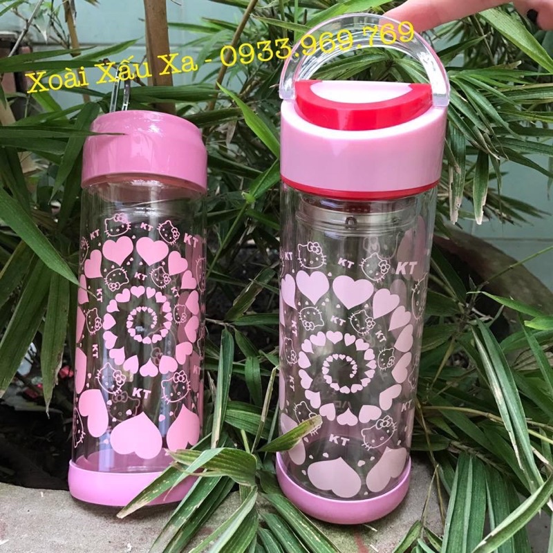 bình nước thuỷ tinh Hello Kitty có quai xách & đồ lọc trà tiện lợi (500ml)
