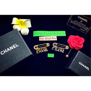 ghim cài áo chane siêu xinh