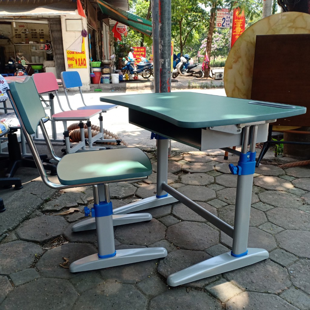 bàn học hòa phát tăng độ cao,tạo nghiêng hàng đẹp chắc chắn | BigBuy360 - bigbuy360.vn