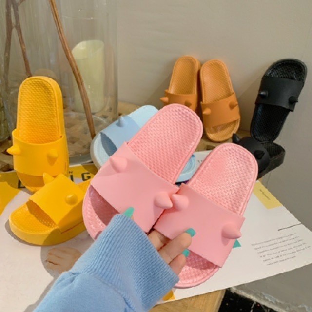 [HOT 2020] Dép nữ đế bằng 2cm Ulzzang sừng cute trend mẫu mới đẹp rửa nước mùa hè [LOẠI 1 ĐẾ DÀY + TẶNG TÚI ZIP] | BigBuy360 - bigbuy360.vn